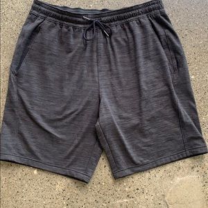 Lululemon zella mens athletic gym yoga short